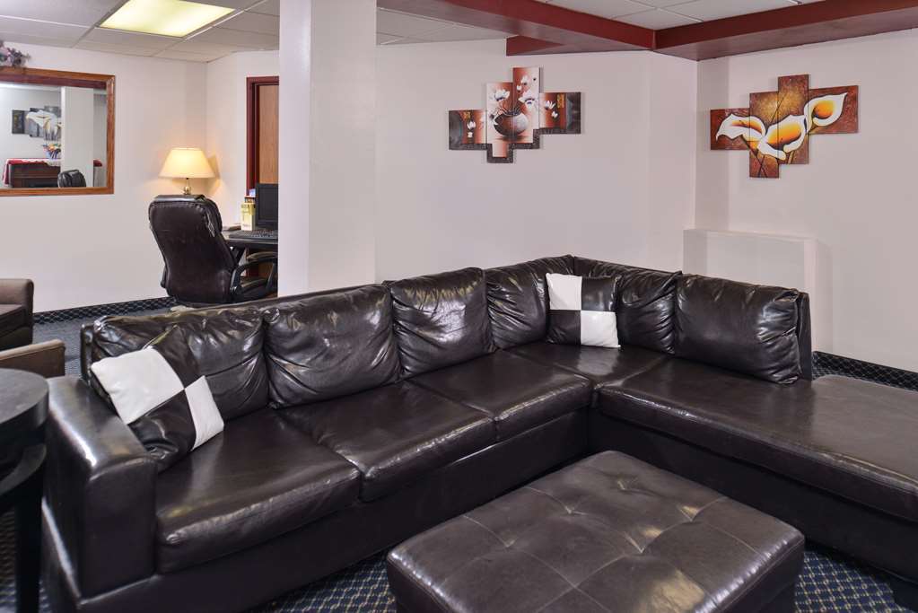 Red Coach Inn & Suites Гранд-Айленд Интерьер фото